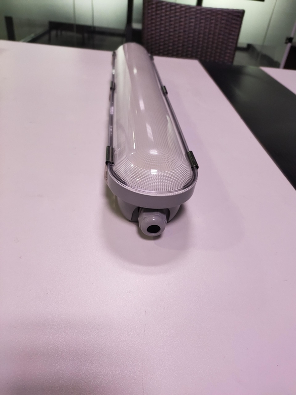 O Series Triproof LED Tube Light Anti Glare Osram Driver Diffusion / Frost Cover